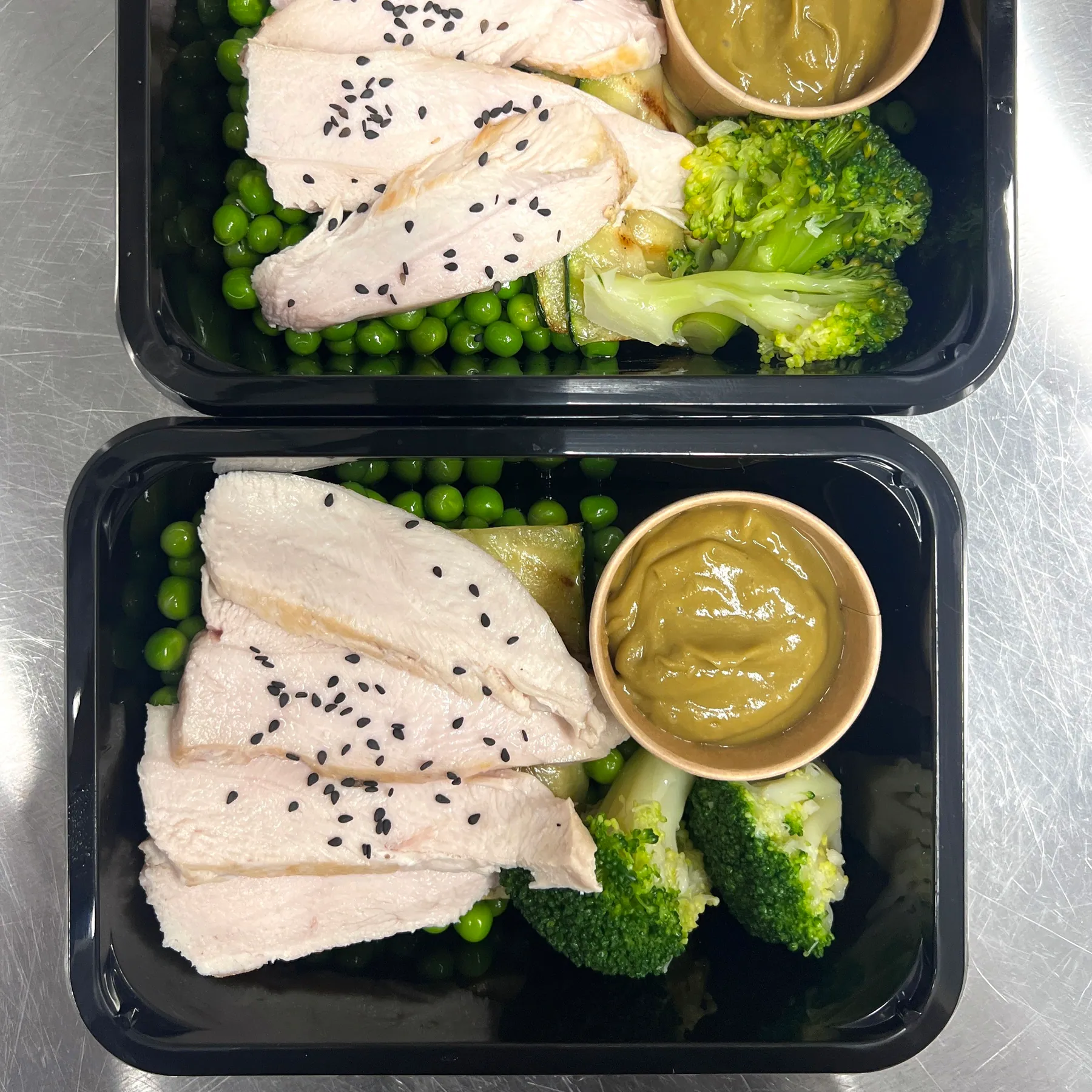 Chicken · peas · broccoli