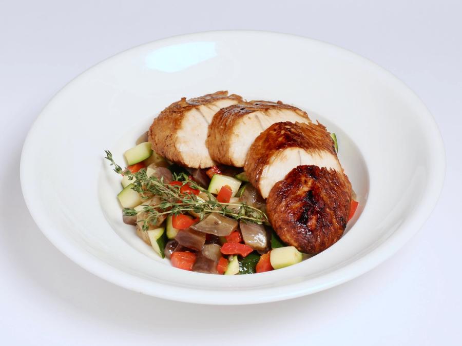 Pavo con ratatouille